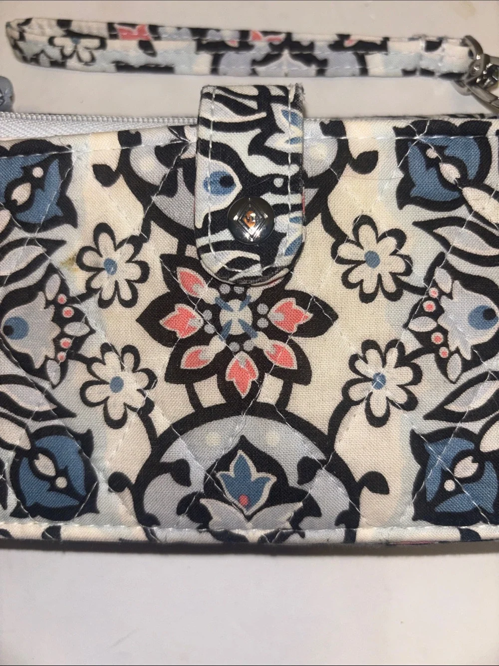 VERA BRADLEY…CANVAS WRISTLET/WALLET LOTS OF GRAYS LIGHT BLUE BLACK PINK BEIGE